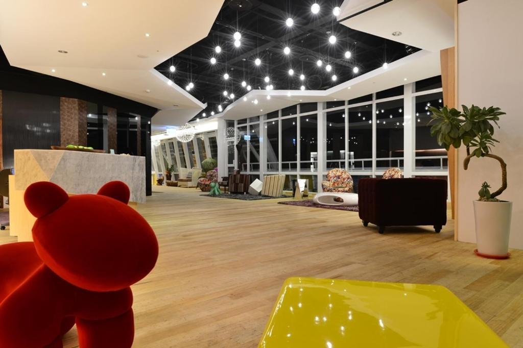 In Young Hotel Kaohsiung Eksteriør bilde