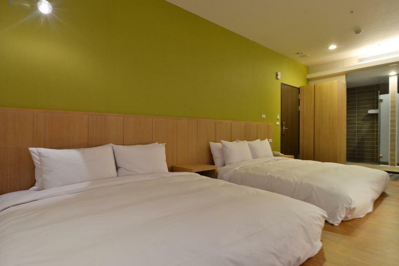 In Young Hotel Kaohsiung Eksteriør bilde