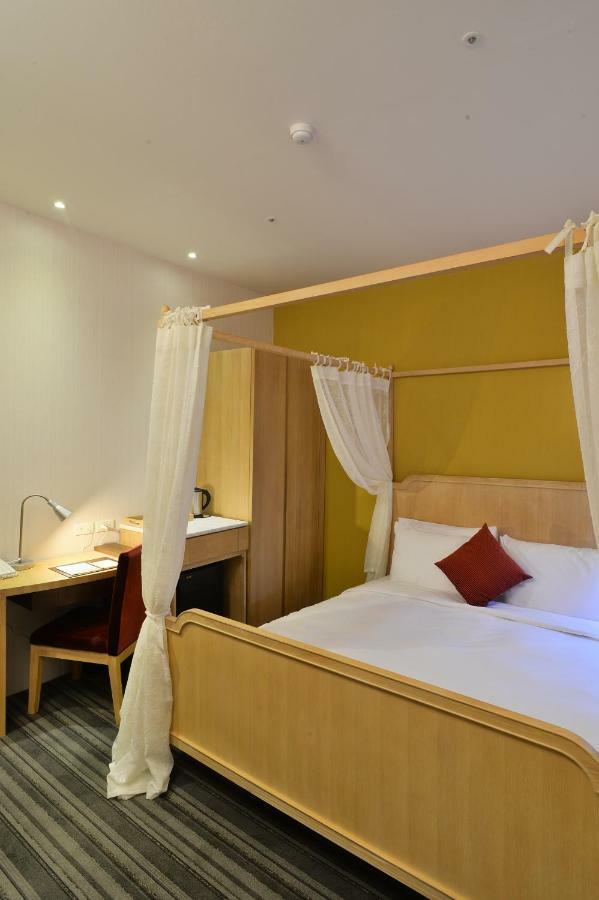In Young Hotel Kaohsiung Eksteriør bilde