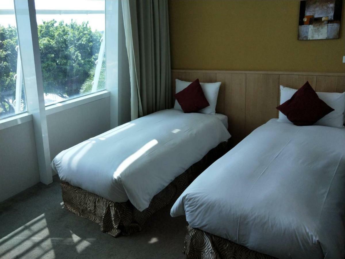 In Young Hotel Kaohsiung Eksteriør bilde
