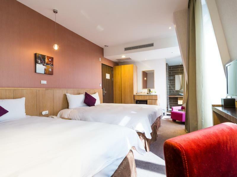 In Young Hotel Kaohsiung Eksteriør bilde